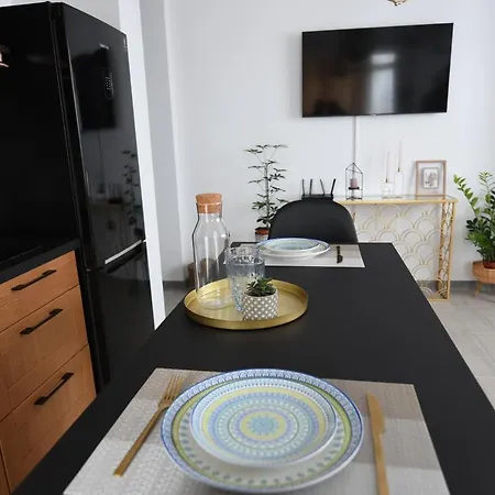 Alezzi Luxury Apartament *